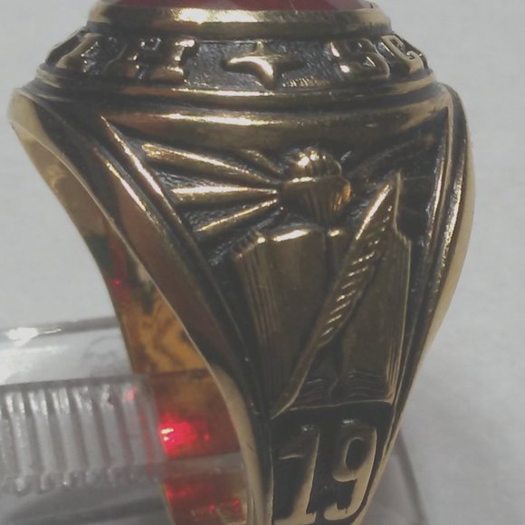 High School Class Ring Red Yellow Gold 1980 Oval Unisex Back to the Future NWT - Picture 3 of 4